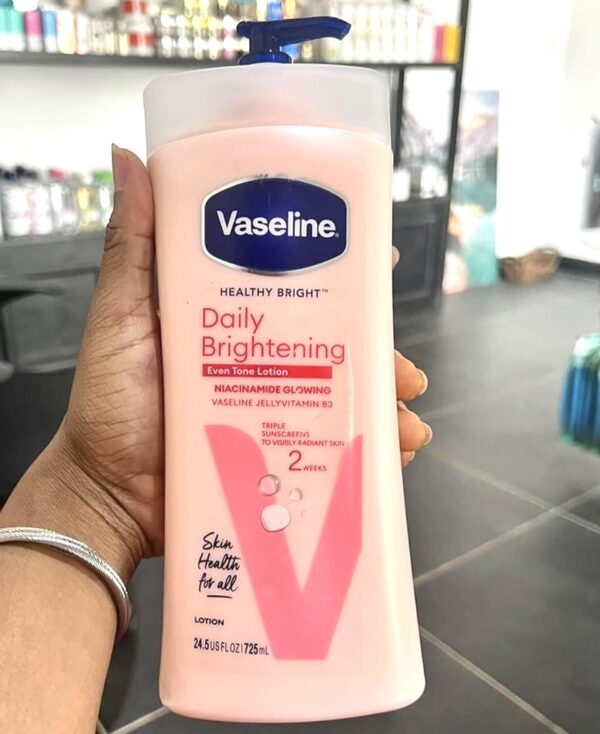 Vaseline Daily Brightening Even Tone Lotion (with Niacinamide Glow)